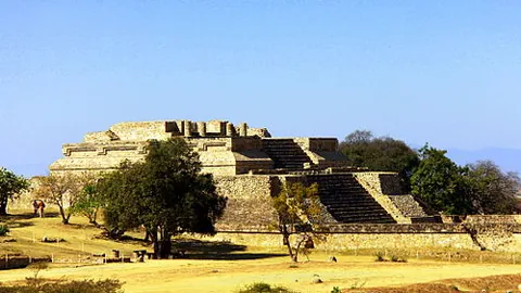 皇家馬德里小組賽第6輪2-0擊敗門興，本澤馬雙頭槌助陣